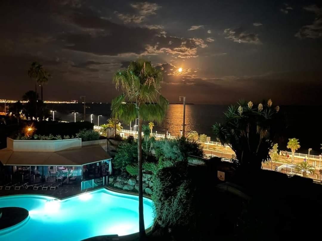 DORMIR A CANNES PIERRE ET VACANCES PISCINES A 50m DE LA PLAGE Cannes Exterior foto